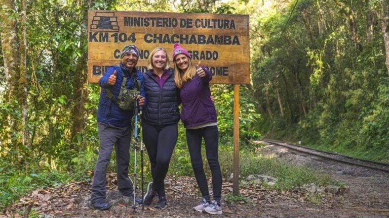 Km 104: punto de partida del Camino Inca corto hacia Machu Picchu