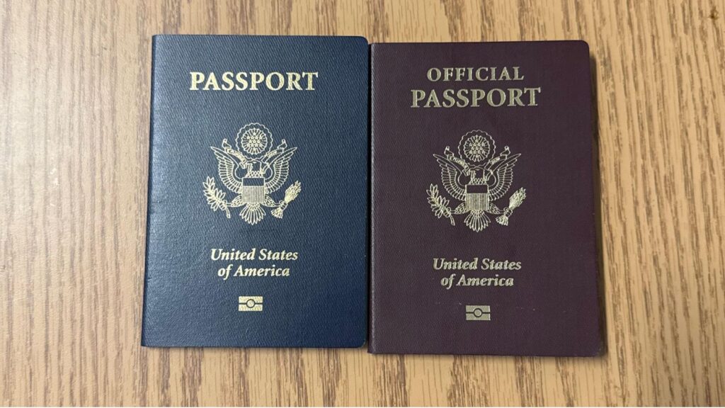 Pasaporte antiguo y nuevo