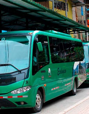 Bus en Aguas Calientes